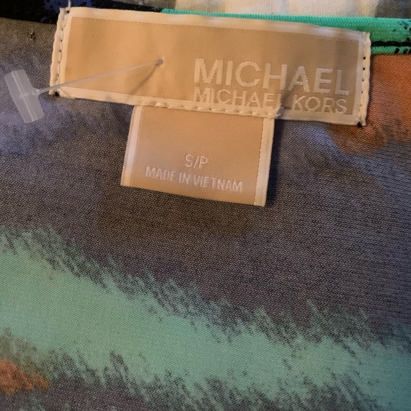 ⭐️ Michael Michael Kors NWOT Size Small Abstract short sleeve long tunic - Picture 3 of 3
